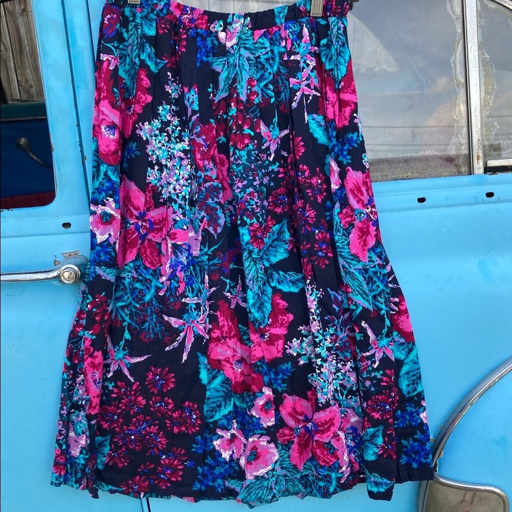 Beautiful vintage floral midi skirt size 12